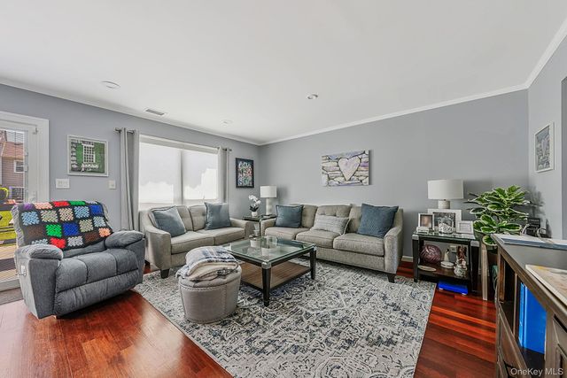 100 Baker Court 31, Island Park, NY 11558