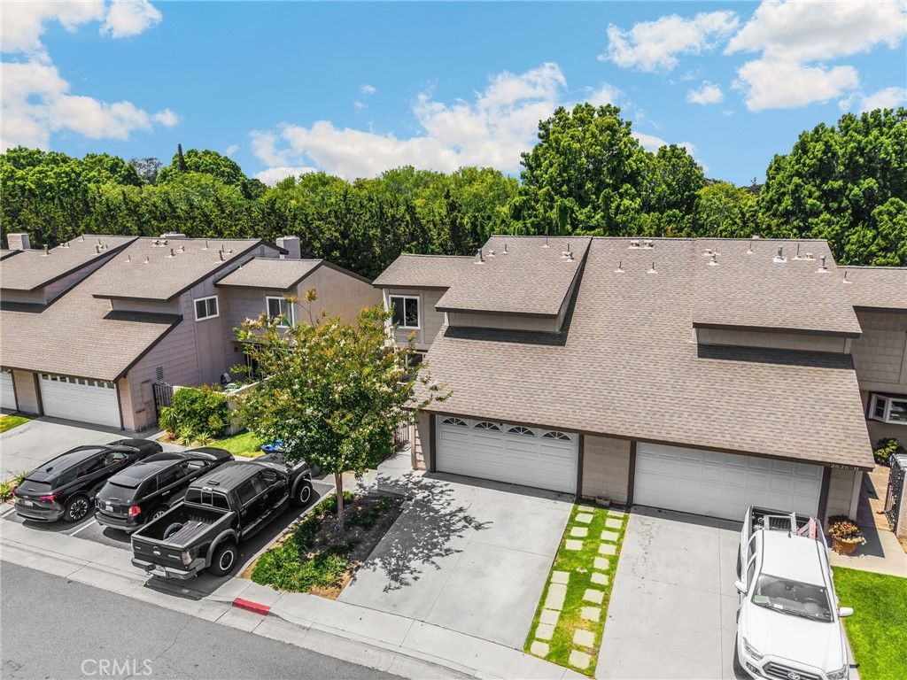 Image 14 of property listing at 2626 N Tustin A, Santa Ana, CA 92705
