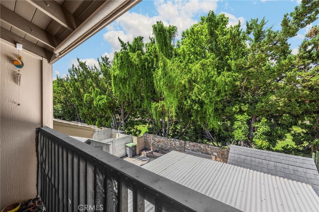 Image 3 of property listing at 2626 N Tustin A, Santa Ana, CA 92705