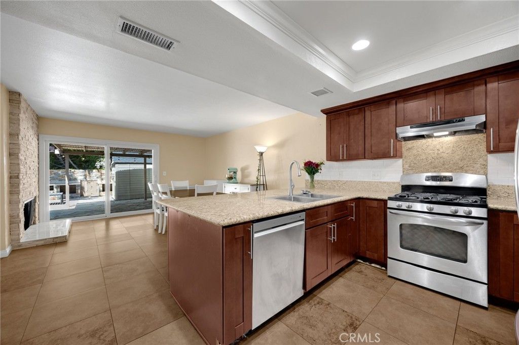 Image 31 of property listing at 2626 N Tustin A, Santa Ana, CA 92705