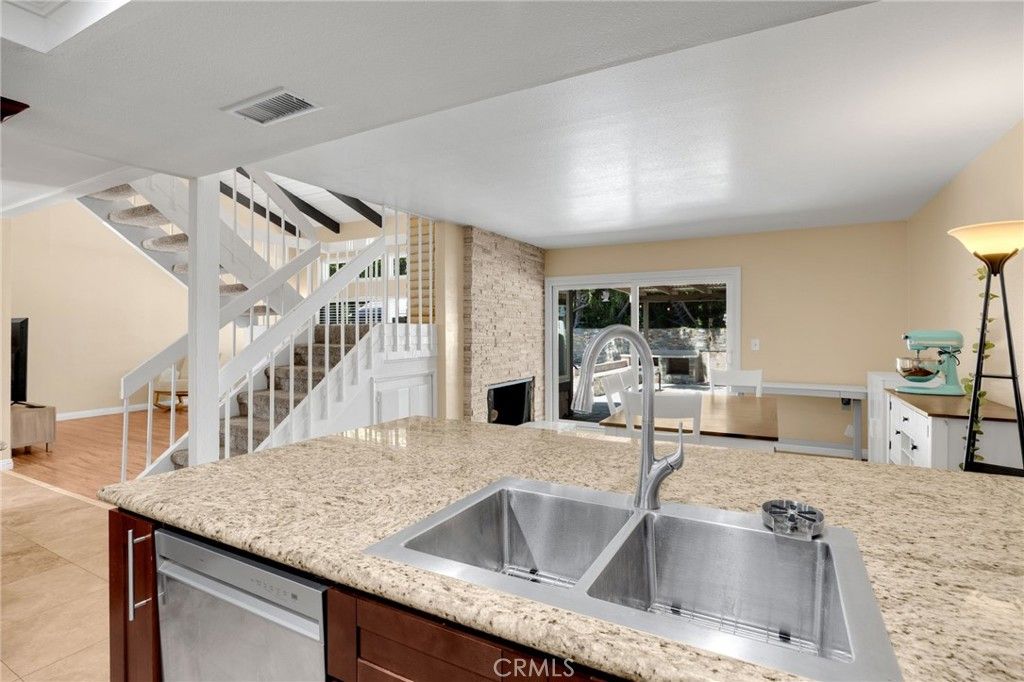 Image 33 of property listing at 2626 N Tustin A, Santa Ana, CA 92705