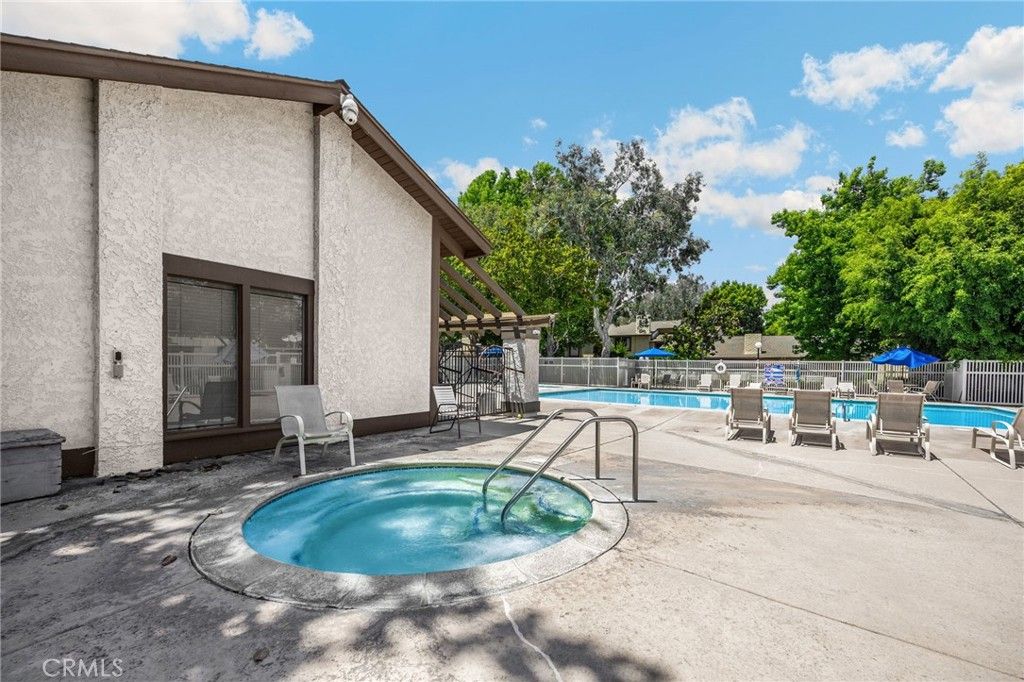 Image 5 of property listing at 2626 N Tustin A, Santa Ana, CA 92705