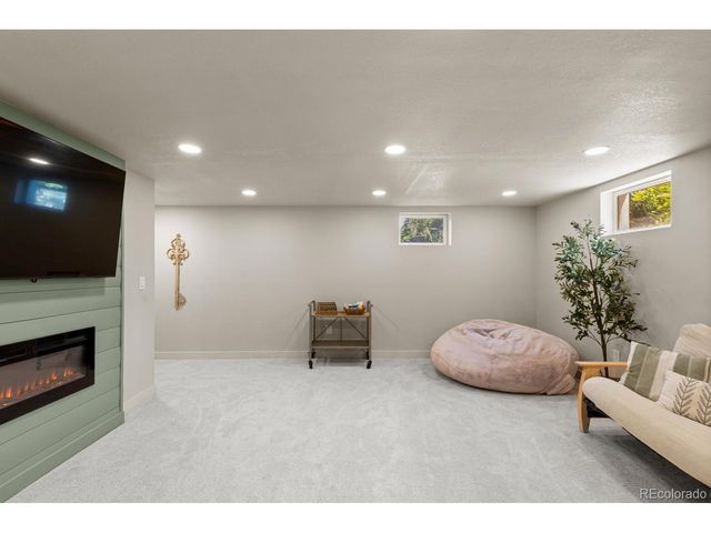 7180 W Fairview Dr, Littleton, CO 80128