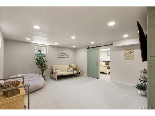 7180 W Fairview Dr, Littleton, CO 80128