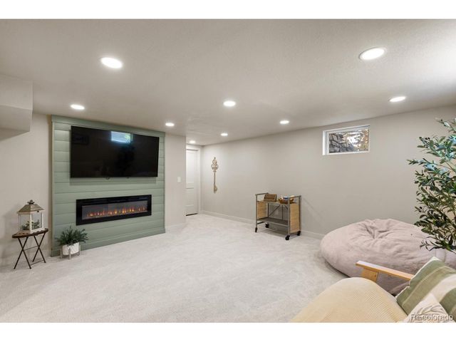 7180 W Fairview Dr, Littleton, CO 80128