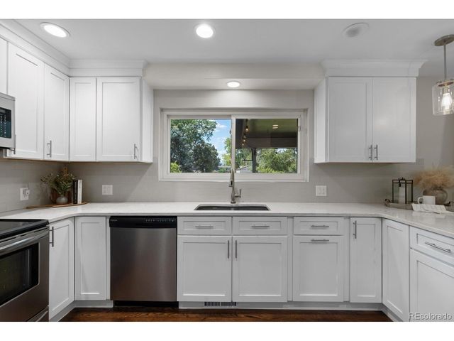 7180 W Fairview Dr, Littleton, CO 80128