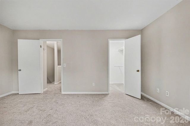 6042 Heath Valley Road, Charlotte, NC 28210