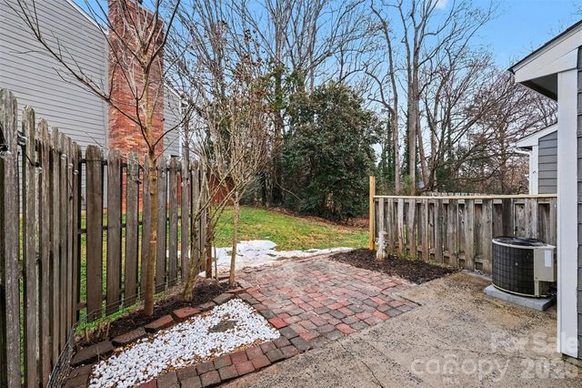 6042 Heath Valley Road, Charlotte, NC 28210