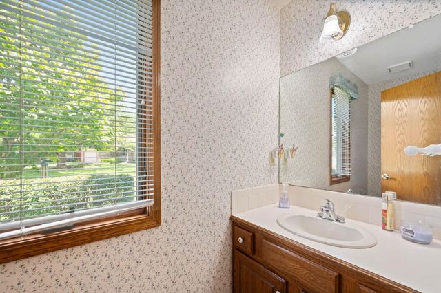 110 N Prescott St, Wichita, KS 67212