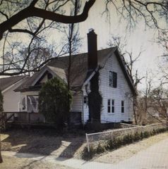 187 Leroy Street, Fenton, MI 48220