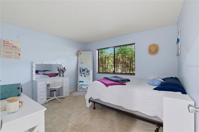 10062 121ST STREET, Seminole, FL 33772