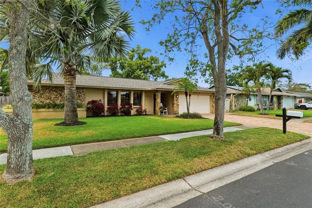 10062 121ST STREET, Seminole, FL 33772