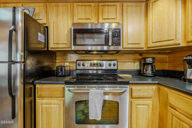 2010 Bear Creek Way, Pigeon Forge, TN 37862