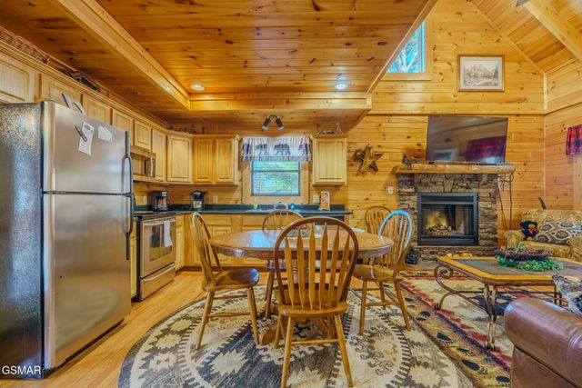 2010 Bear Creek Way, Pigeon Forge, TN 37862