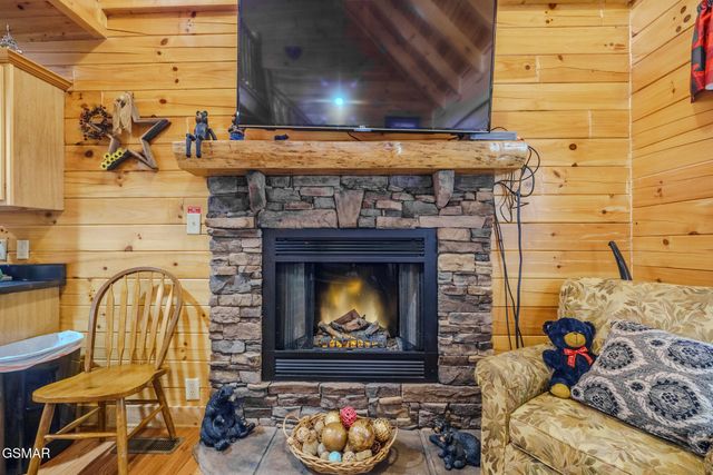 2010 Bear Creek Way, Pigeon Forge, TN 37862