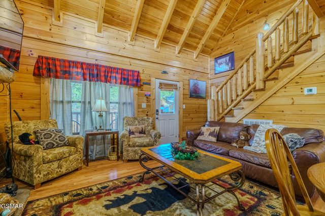 2010 Bear Creek Way, Pigeon Forge, TN 37862