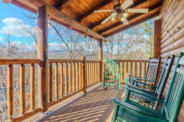 2010 Bear Creek Way, Pigeon Forge, TN 37862