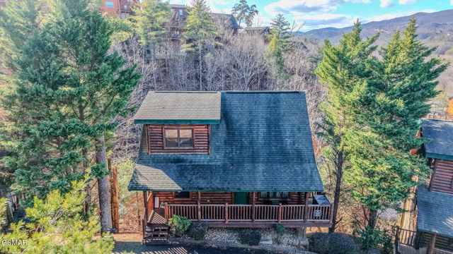 2010 Bear Creek Way, Pigeon Forge, TN 37862