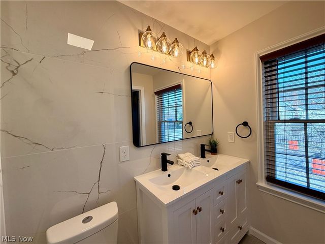 2348 Edgerton Road, University Heights, OH 44118