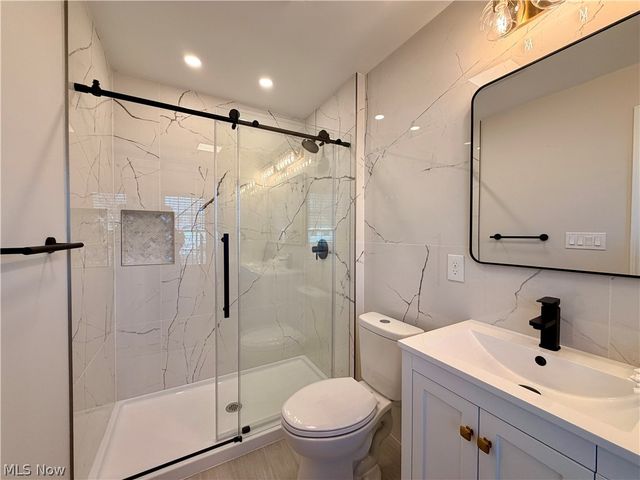 2348 Edgerton Road, University Heights, OH 44118