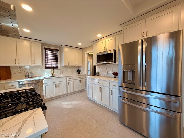 2348 Edgerton Road, University Heights, OH 44118