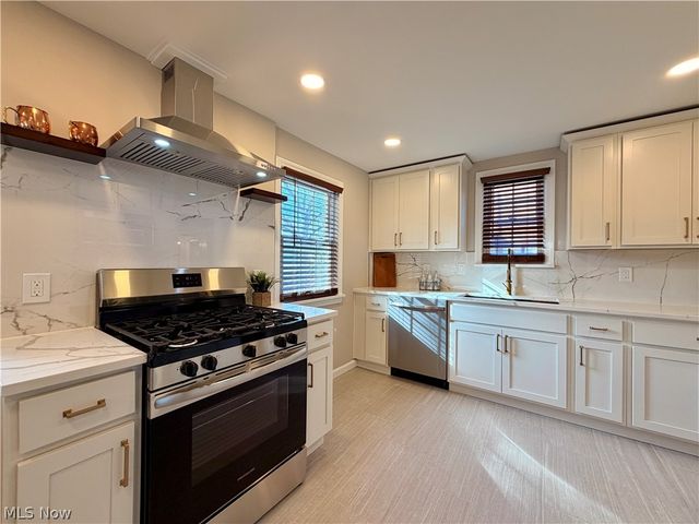 2348 Edgerton Road, University Heights, OH 44118