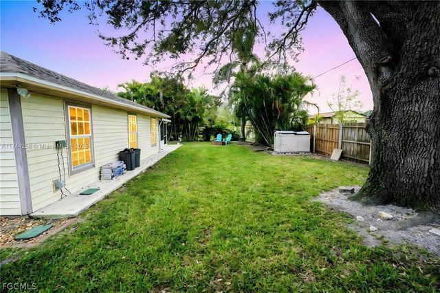 2304 SE 8th TER, Cape Coral, FL 33990