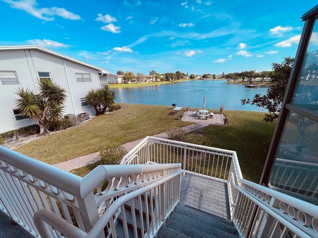 387 Chatham 387, West Palm Beach, FL 33417