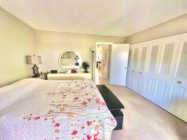 387 Chatham 387, West Palm Beach, FL 33417