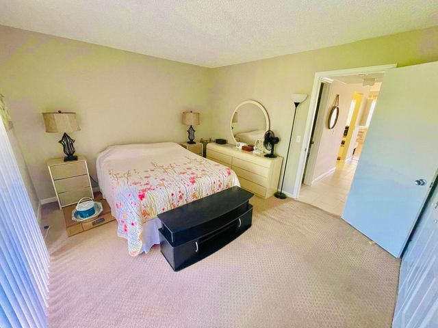 387 Chatham 387, West Palm Beach, FL 33417