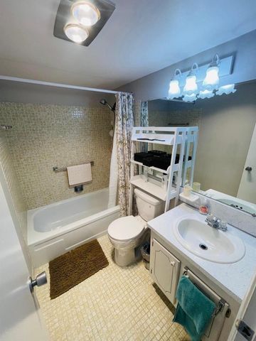 387 Chatham 387, West Palm Beach, FL 33417