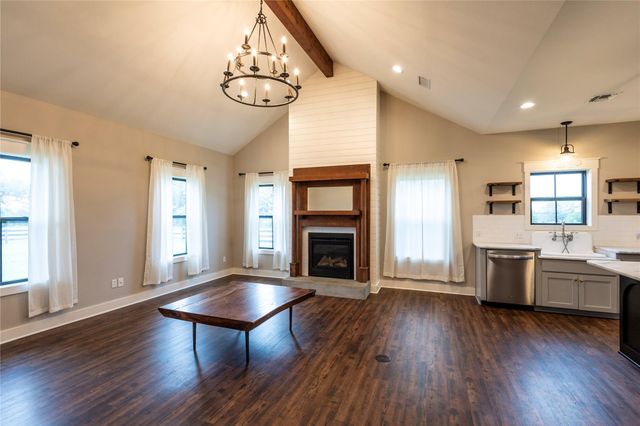 1252 County Road 388, Hallettsville, TX 77964