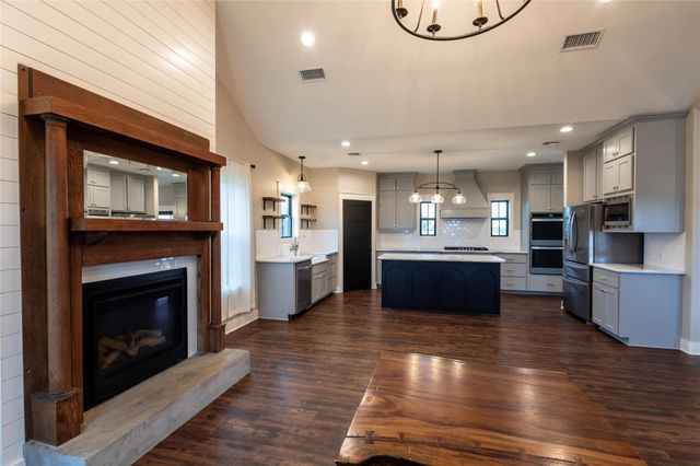 1252 County Road 388, Hallettsville, TX 77964