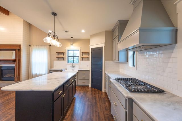 1252 County Road 388, Hallettsville, TX 77964
