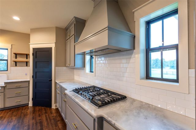 1252 County Road 388, Hallettsville, TX 77964
