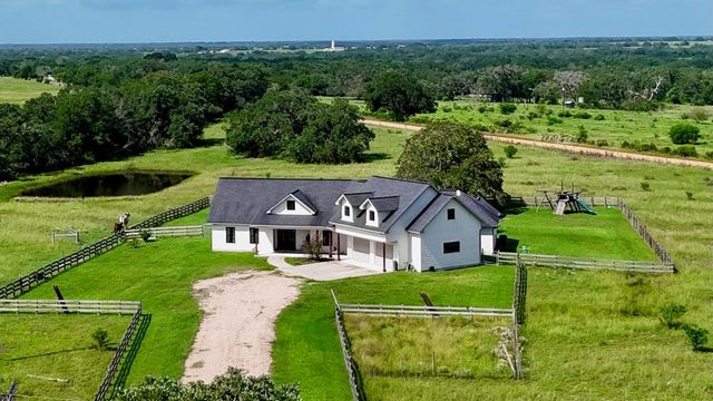 1252 County Road 388, Hallettsville, TX 77964