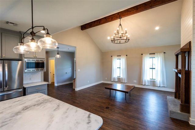 1252 County Road 388, Hallettsville, TX 77964