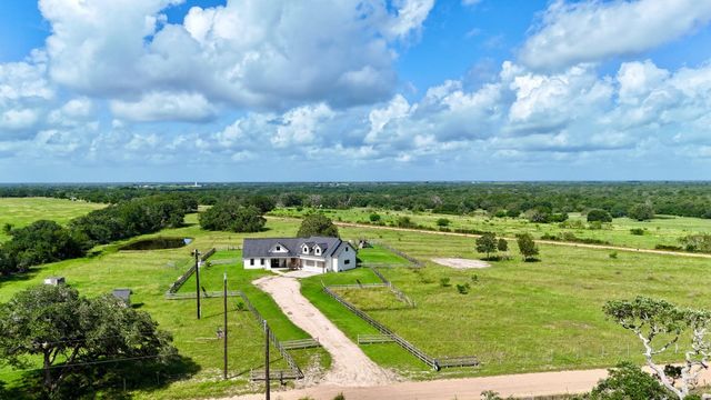 1252 County Road 388, Hallettsville, TX 77964