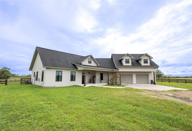 1252 County Road 388, Hallettsville, TX 77964