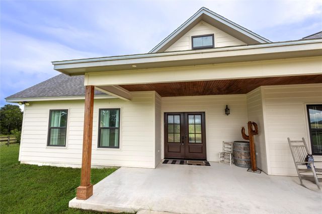 1252 County Road 388, Hallettsville, TX 77964