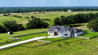 1252 County Road 388, Hallettsville, TX 77964