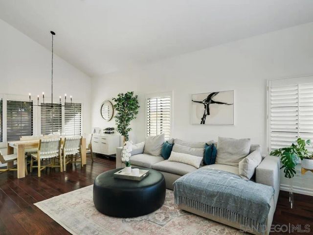 8881 La Cartera St, San Diego, CA 92129