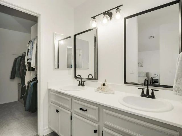 8881 La Cartera St, San Diego, CA 92129