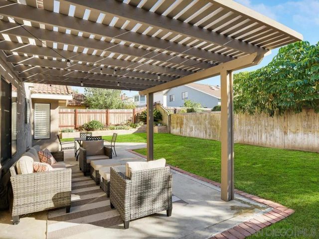 8881 La Cartera St, San Diego, CA 92129