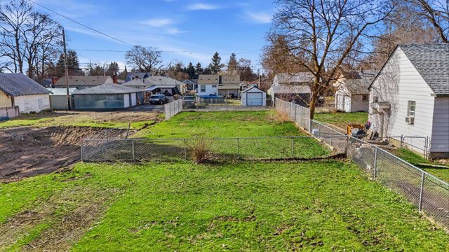 5203 N Lincoln St, Spokane, WA 99205