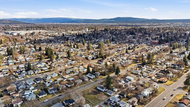 5203 N Lincoln St, Spokane, WA 99205