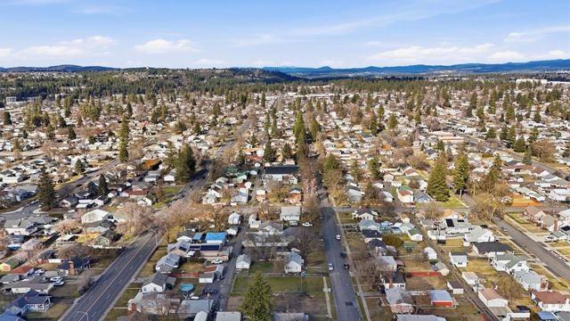 5203 N Lincoln St, Spokane, WA 99205