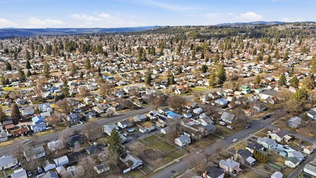 5203 N Lincoln St, Spokane, WA 99205