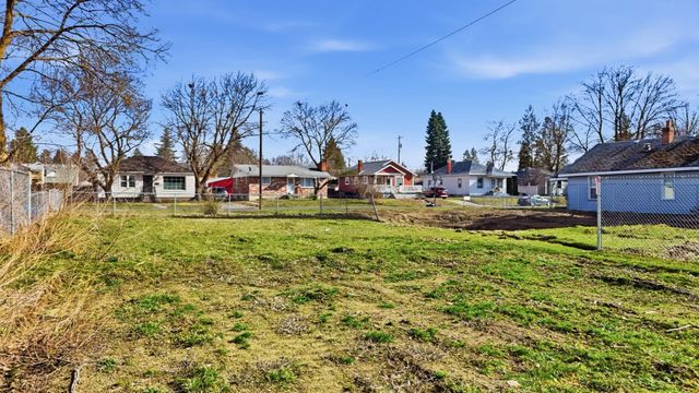 5203 N Lincoln St, Spokane, WA 99205