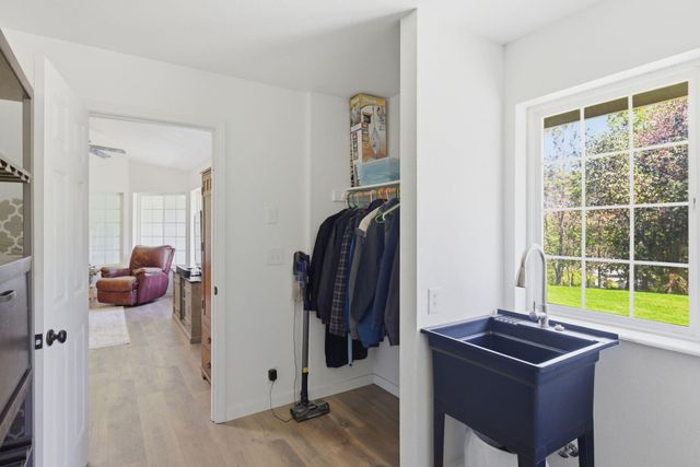 190 Spring Oak Way, Merlin, OR 97532